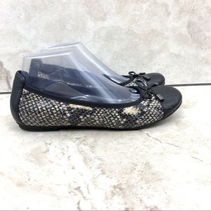 EUC VIONIC “MINNA” LEATHER CAP-TOE BALLET FLATS IN BLACK WITH SNAKESKIN